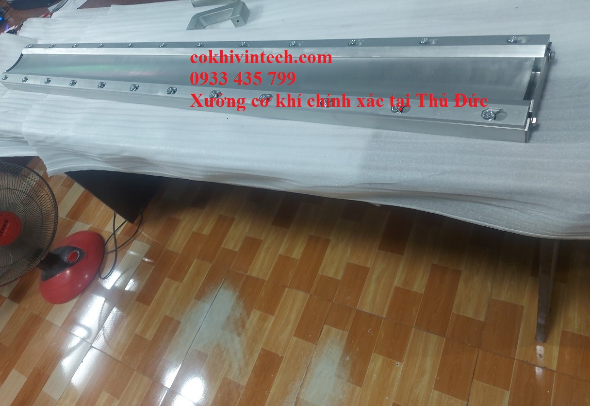 Bệ gá dao- Vật liệu Nhôm